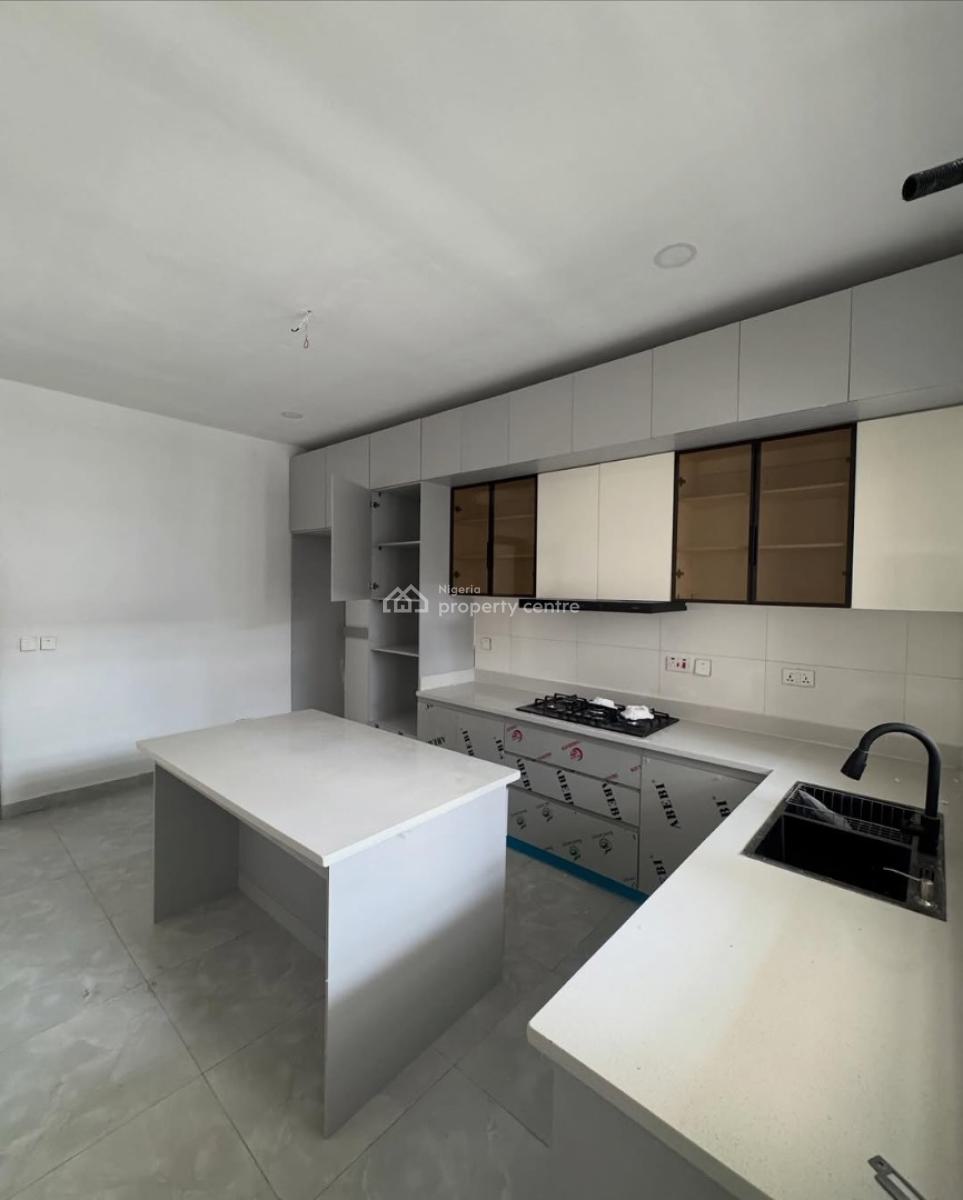 Spacious 3 Bedroom Apartment, Lekki, Lagos, Block of Flats for Sale