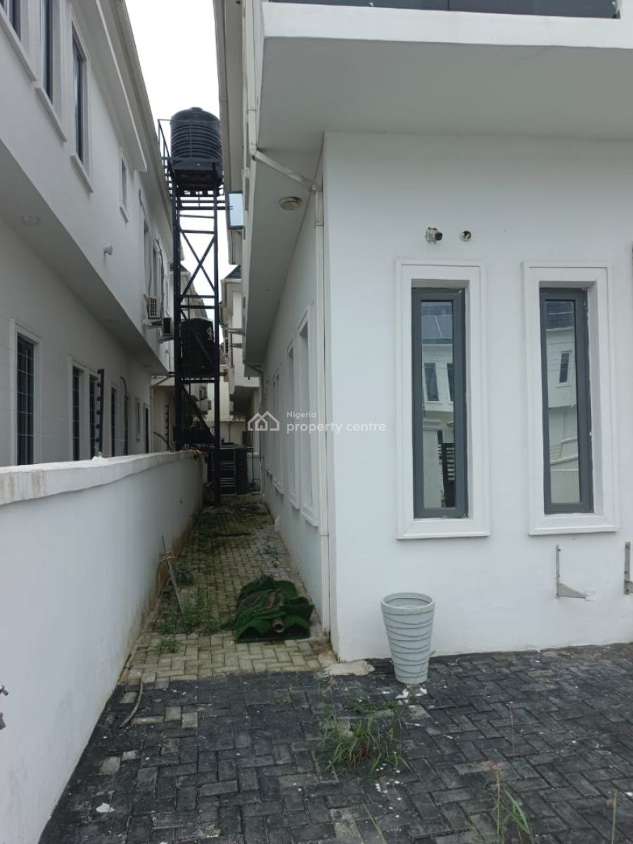 Self Compound 4 Semi Detached Bedroom Duplex with Bq in Hrc Harris, Harris Drive Hrc Estate 🏡 Lekki Lagos State, Lekki, Lagos, Semi-detached Duplex for Sale