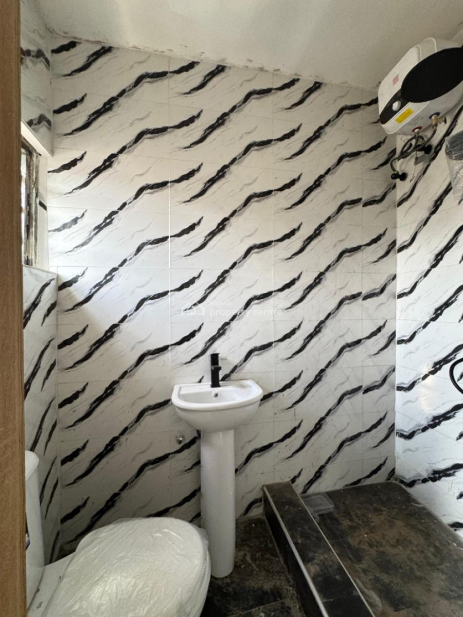 Lovely 2 Bedroom with Both Open & Close Plan Kitchen, Yaba, Lagos, Flat / Apartment for Sale