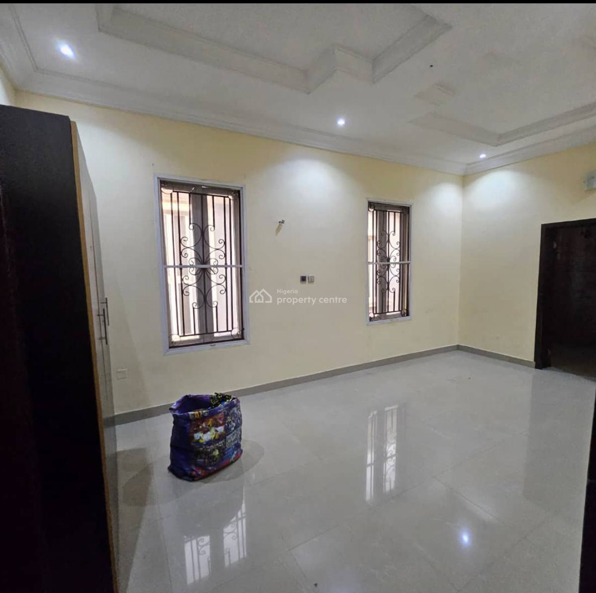 Lovely 4 Bedrom Fully Detached Duplex + Bq, Gra Phase 2, Magodo, Lagos, Detached Duplex for Rent