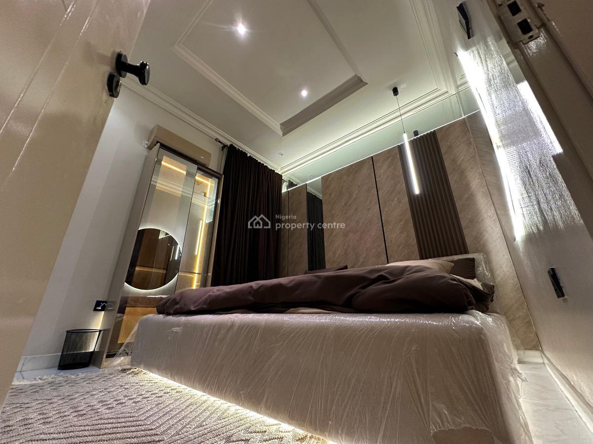 Beautiful One Bedroom Apartment with Pool and Rooftop Lounge, Phase 1, Lekki, Lagos, Mini Flat (room and Parlour) Short Let