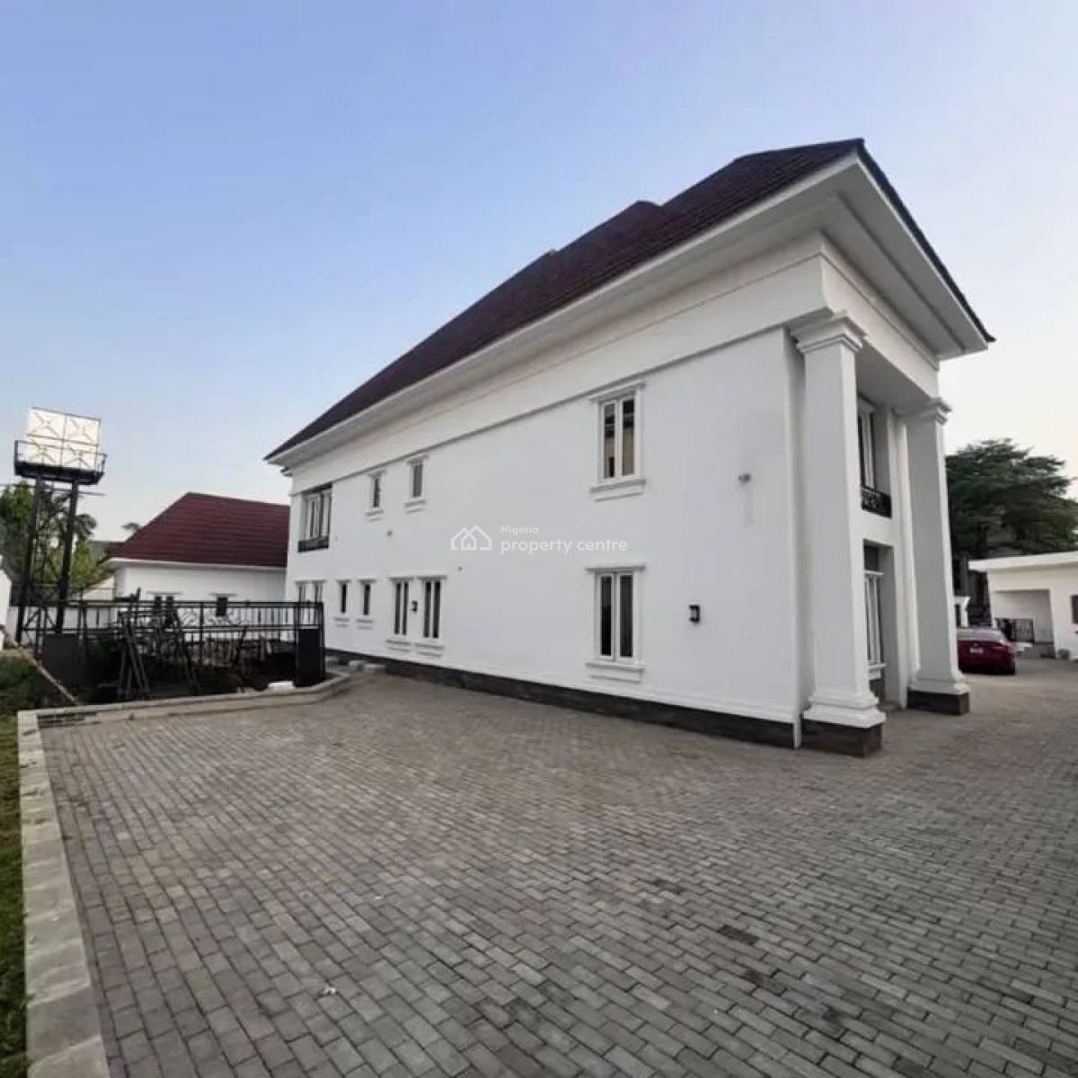 Exquisite 7-bedroom Mansion + Bq + Guest Chalet 5 Rooms, Ebitu Ukiwe, Jabi, Abuja, Detached Duplex for Sale
