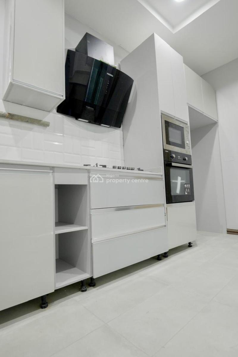 Brand-new Luxury 3 Bedroom Apartment with Bq, Off Admiralty Way, Lekki Phase 1, Lekki, Lagos, Block of Flats for Sale