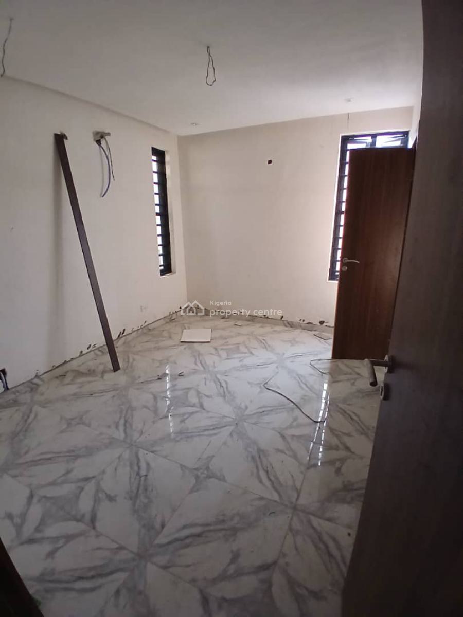 a Distressed 2 Bedroom Flat on The Upper Floor, Ologolo,lekki Lagos, Ologolo, Lekki, Lagos, Flat / Apartment for Sale