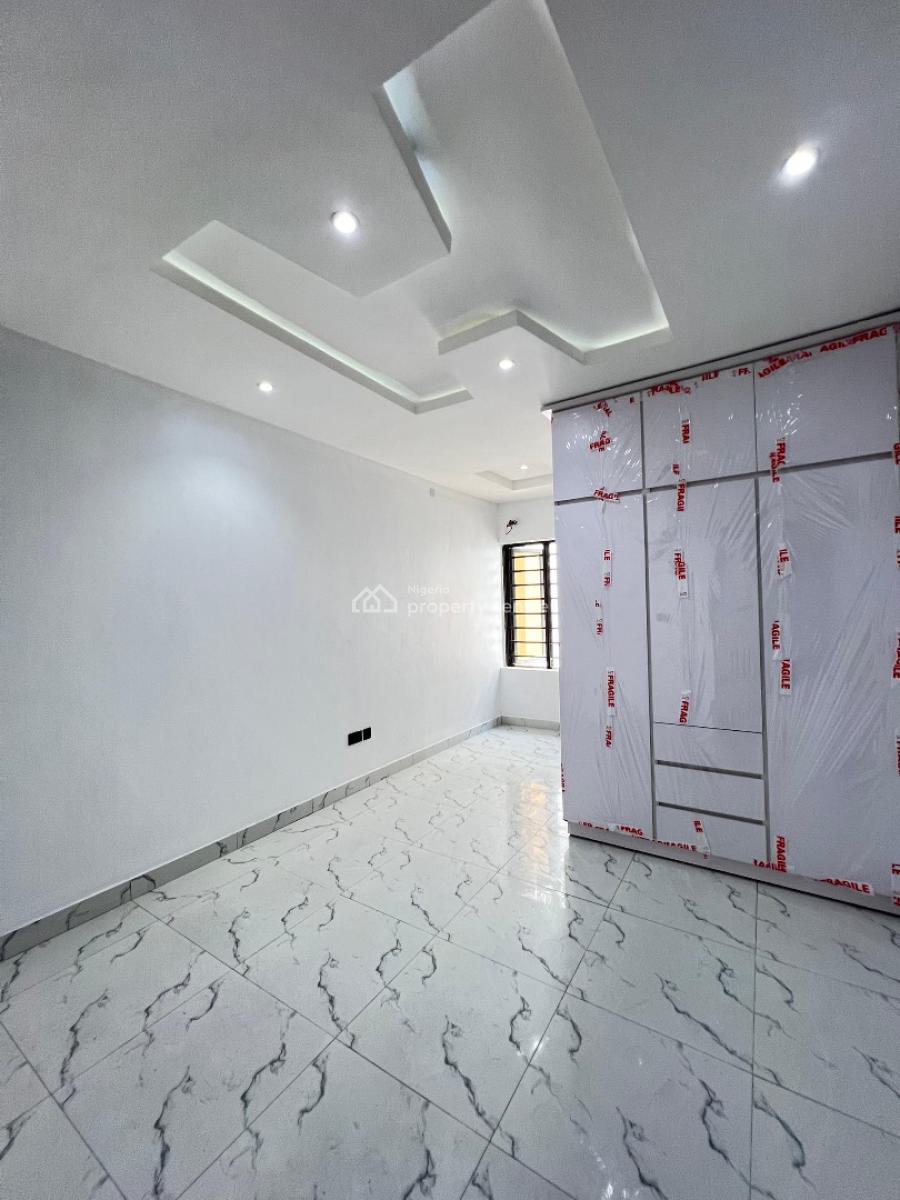 Very Spacious 3 Terraced Duplex with Bq in a Serene Environment, Ikota, Lekki, Lagos, Terraced Duplex for Sale