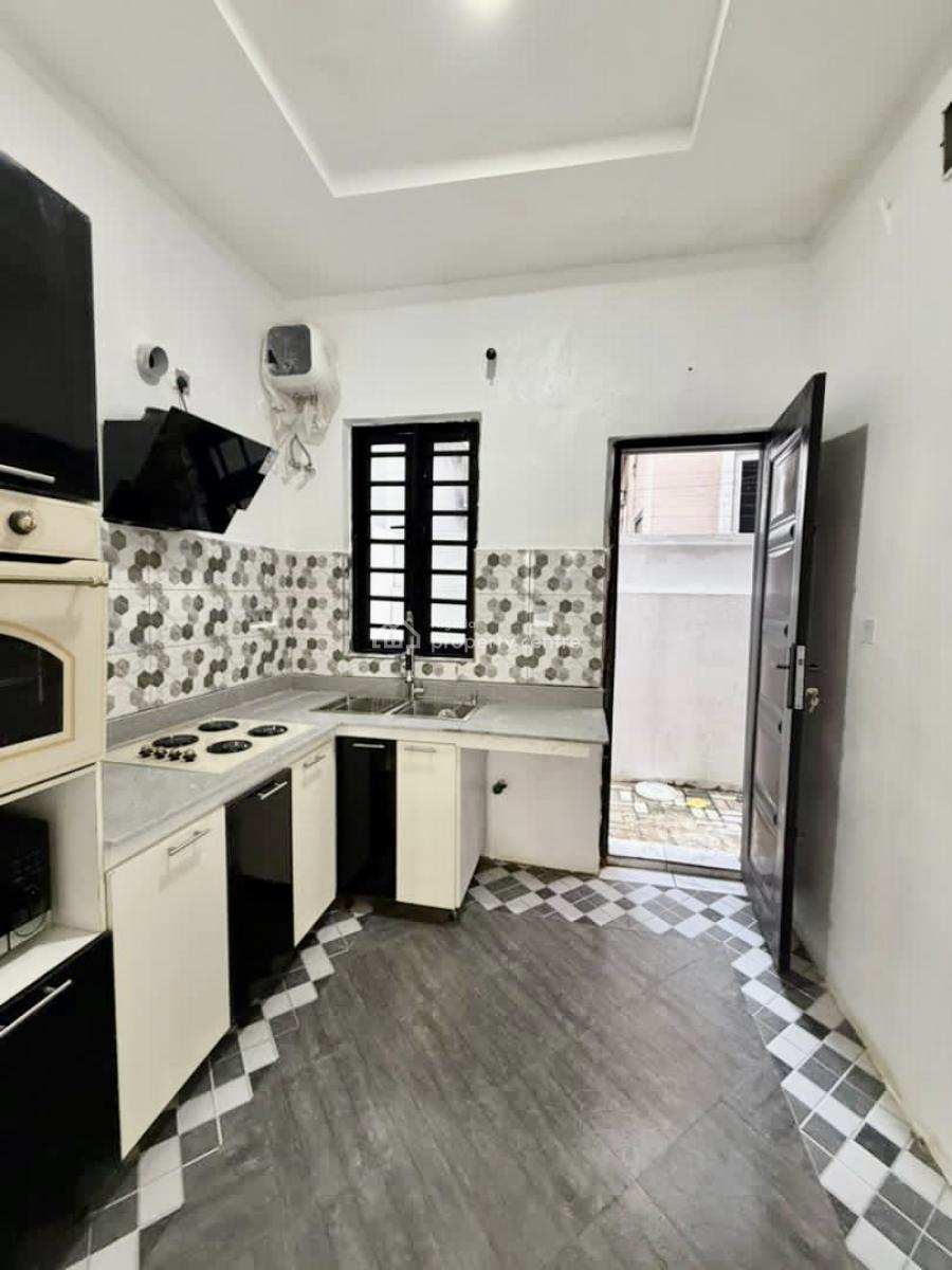 Good Deal! Most Affordable Exquisite 2 Bedroom Apartment with Bq, Chevron Lekki, Lekki, Lagos, Terraced Duplex for Sale