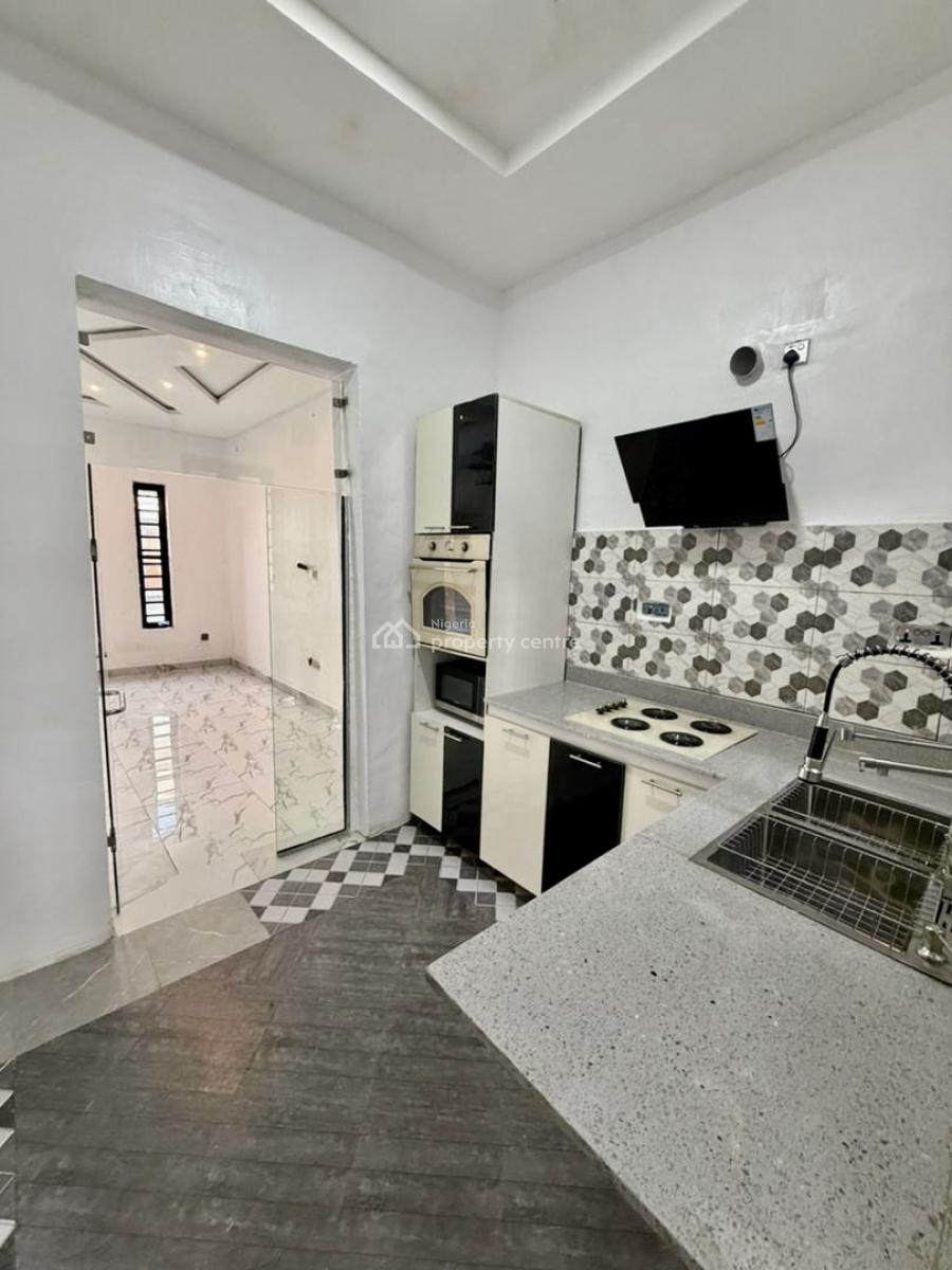 Good Deal! Most Affordable Exquisite 2 Bedroom Apartment with Bq, Chevron Lekki, Lekki, Lagos, Terraced Duplex for Sale