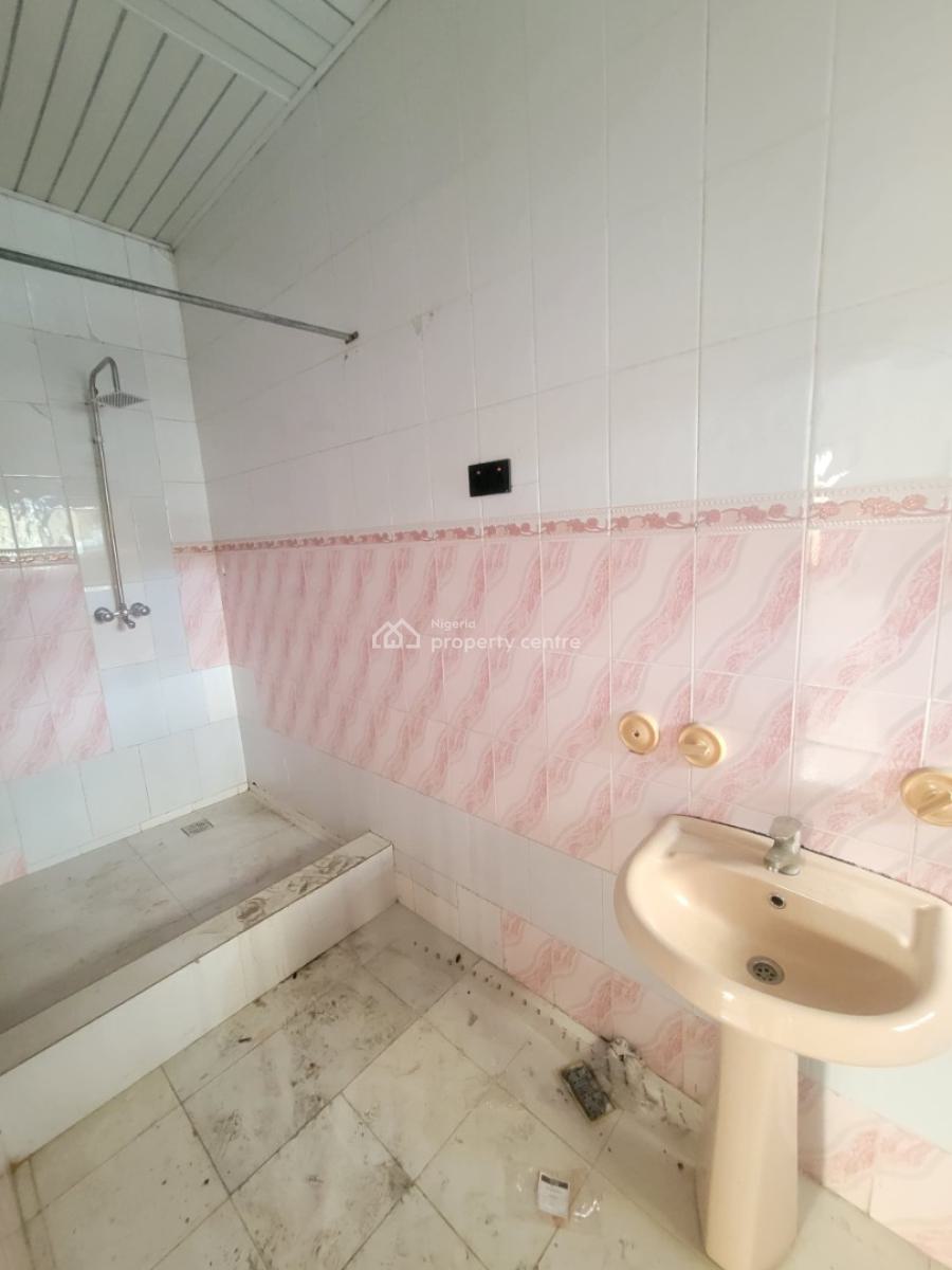 Standard and Spacious 3bedroom Duplex, Thomas Estate, Ajah, Lagos, Flat / Apartment for Rent