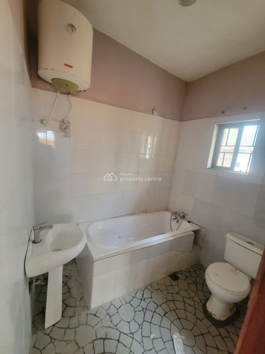 Standard and Spacious 3 Bedroom Flat, Thomas Estate, Ajah, Lagos, Flat / Apartment for Rent