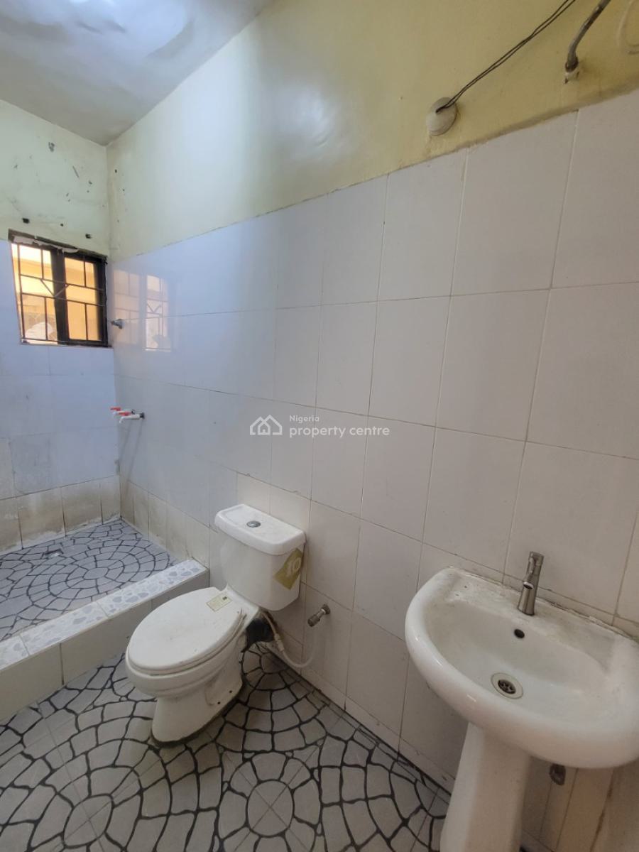 Standard and Spacious 3 Bedroom Flat, Thomas Estate, Ajah, Lagos, Flat / Apartment for Rent