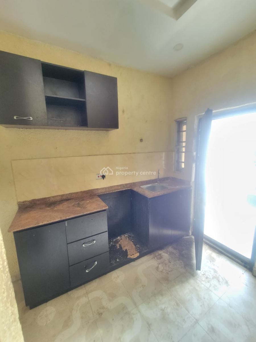 Sharp and Spacious 2 Bedroom Flat, Seaside Estate, Badore, Ajah, Lagos, Flat / Apartment for Rent