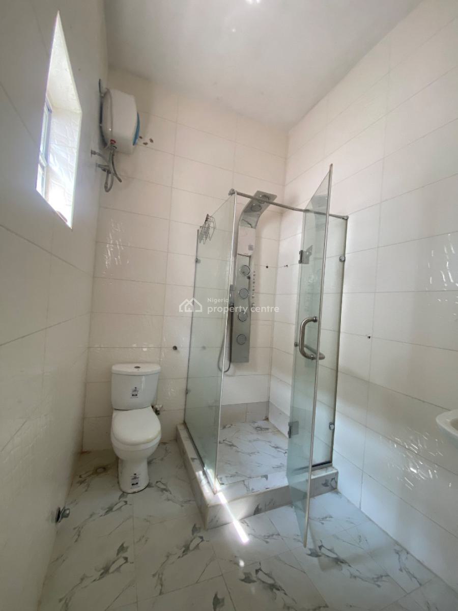 Single Room Upstairs in a Shared Apartment Available, Oral Estate, Lekki Expressway, Lekki, Lagos, Flat / Apartment for Rent