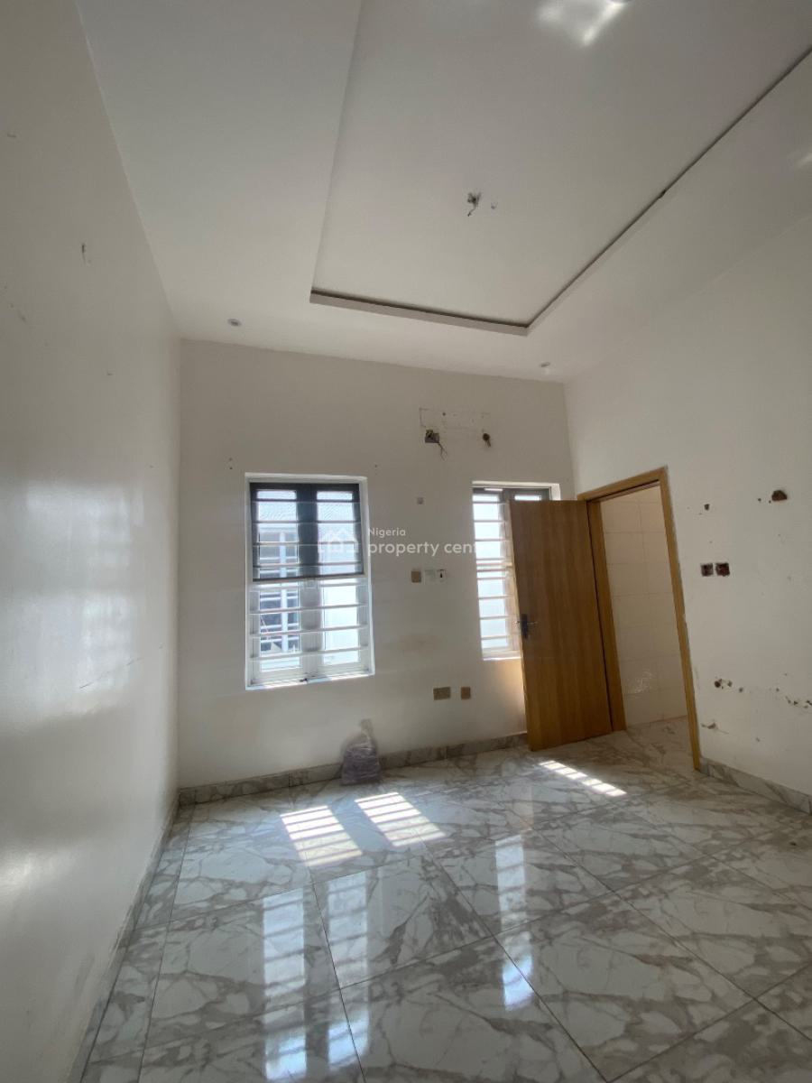 Single Room Upstairs in a Shared Apartment Available, Oral Estate, Lekki Expressway, Lekki, Lagos, Flat / Apartment for Rent