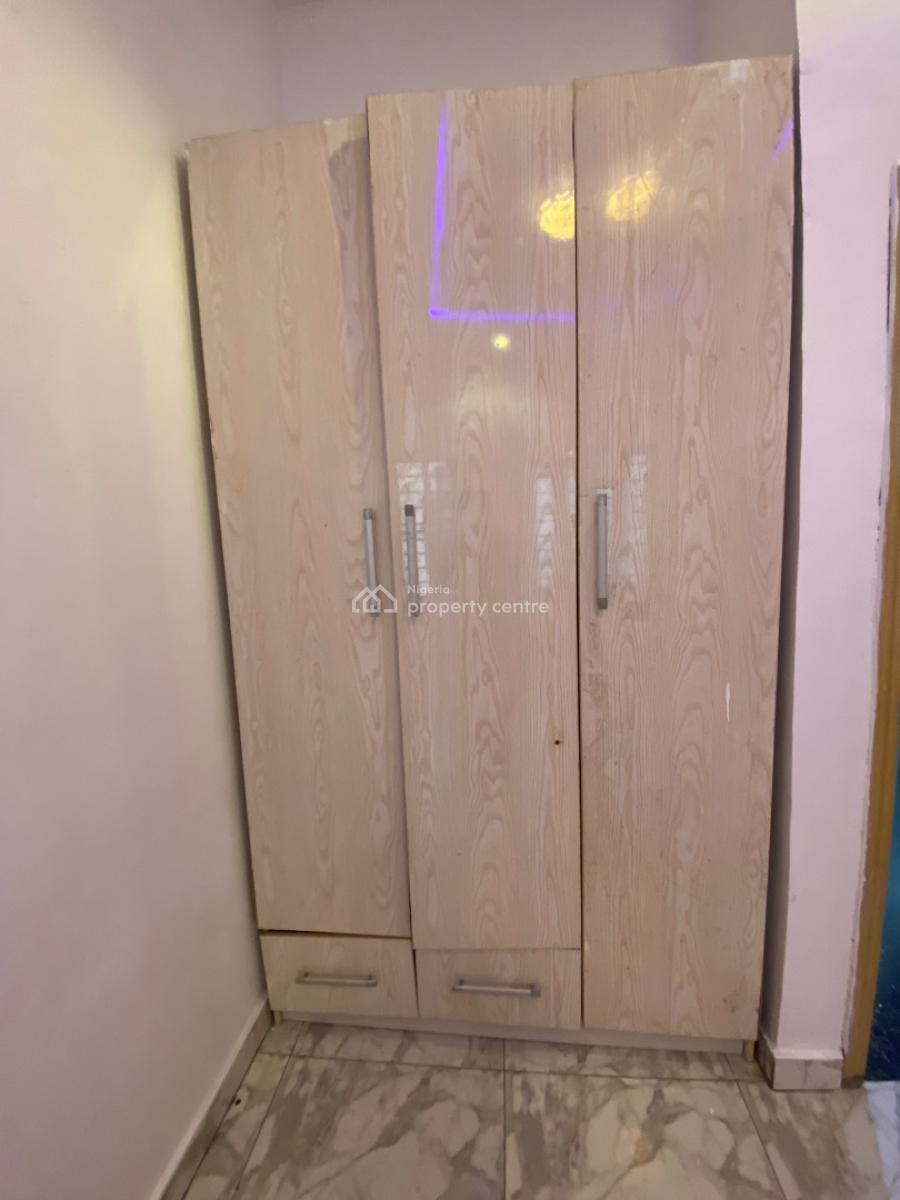 Single Room Upstairs in a Shared Apartment Available, Oral Estate, Lekki Expressway, Lekki, Lagos, Flat / Apartment for Rent