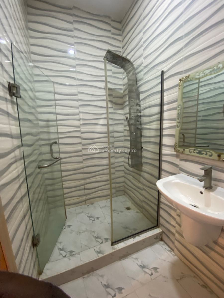 Single Room Upstairs in a Shared Apartment Available, Oral Estate, Lekki Expressway, Lekki, Lagos, Flat / Apartment for Rent