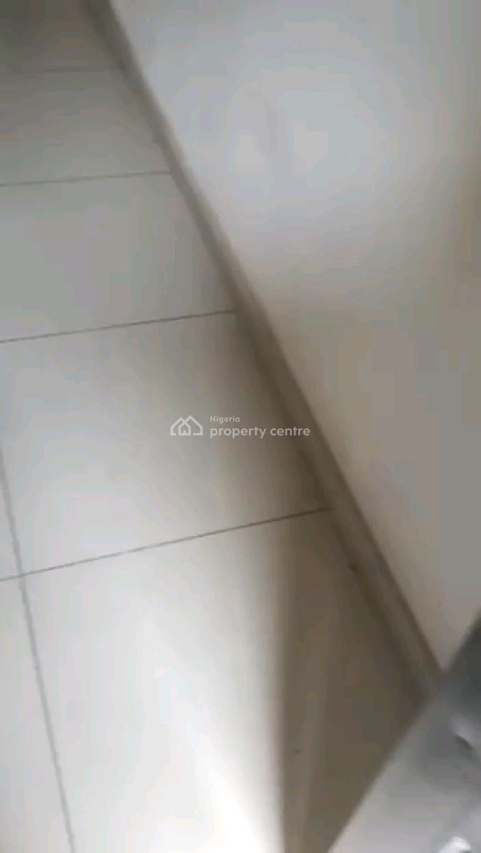 3bedroom Flat Upstairs All Room Ensuite with Car Park, Off Fola Agoro Road Behind Emmanuel Kolawole Street Morocco, Shomolu, Lagos, Flat / Apartment for Rent