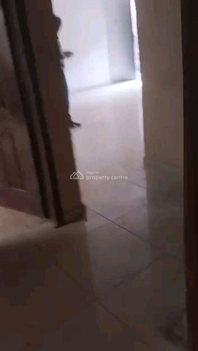 3 Bedroom Flat Upstairs All Room Ensuite with Car Park, Off Folagoro Road Behind Emmanuel Kolawole Street, Morocco, Shomolu, Lagos, Flat / Apartment for Rent