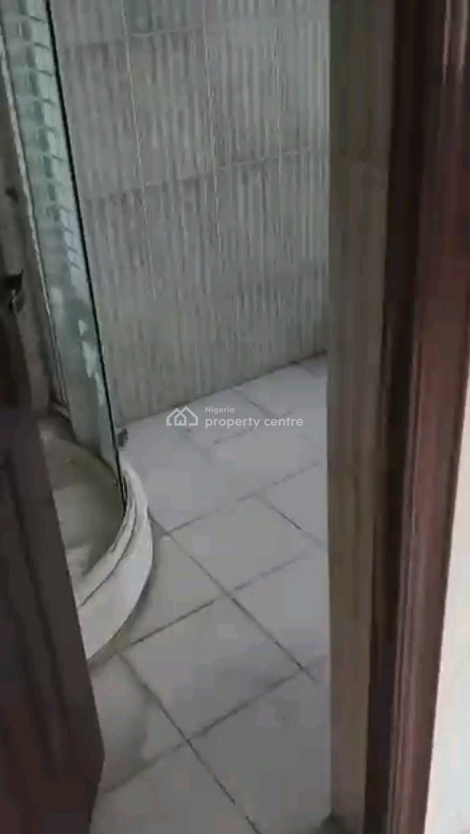 3 Bedroom Flat Upstairs All Room Ensuite with Car Park, Off Folagoro Road Behind Emmanuel Kolawole Street, Morocco, Shomolu, Lagos, Flat / Apartment for Rent