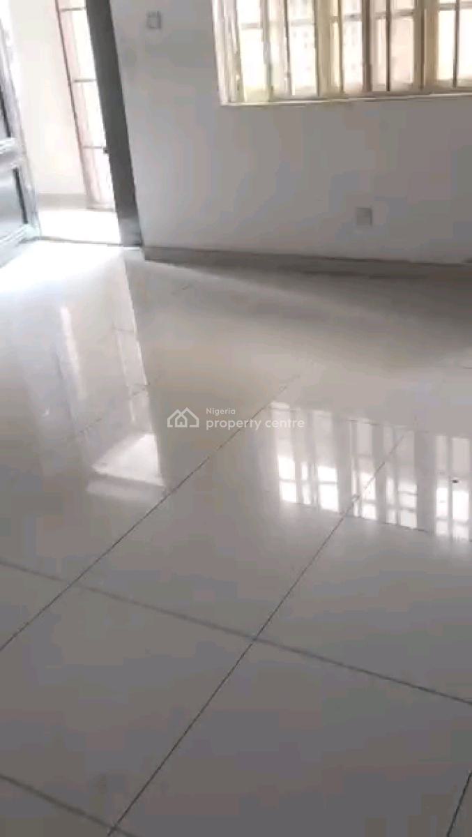 3 Bedroom Flat Upstairs All Room Ensuite with Car Park, Off Folagoro Road Behind Emmanuel Kolawole Street, Morocco, Shomolu, Lagos, Flat / Apartment for Rent