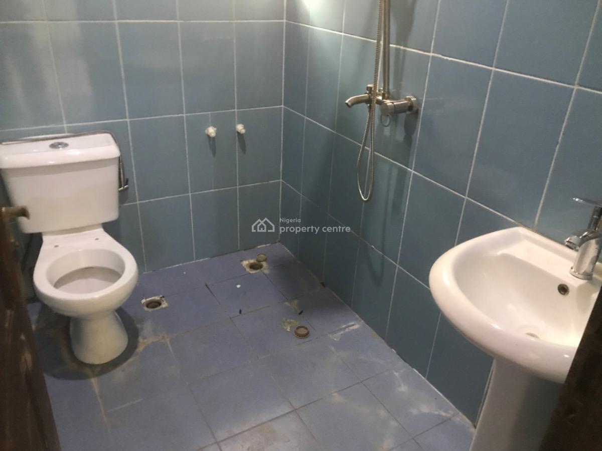 Renovated 2 Bedrooms Apartment, Off 3rd Avenue, Gwarinpa, Abuja, Flat / Apartment for Rent