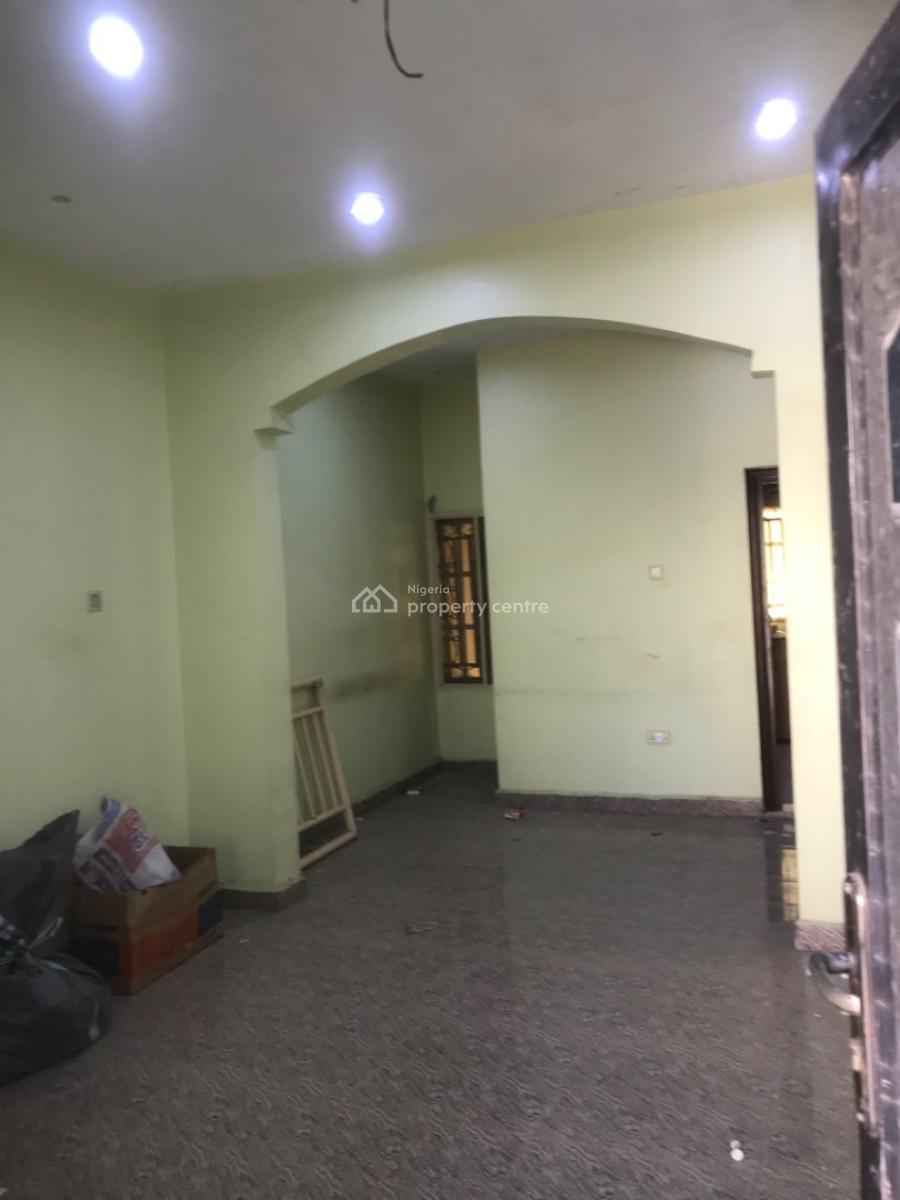 Renovated 2 Bedrooms Apartment, Off 3rd Avenue, Gwarinpa, Abuja, Flat / Apartment for Rent