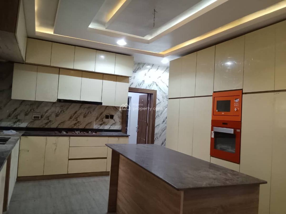 Spacious 5 Bedroom Semi Detached + Bq, Yaba, Lagos, Semi-detached Duplex for Sale