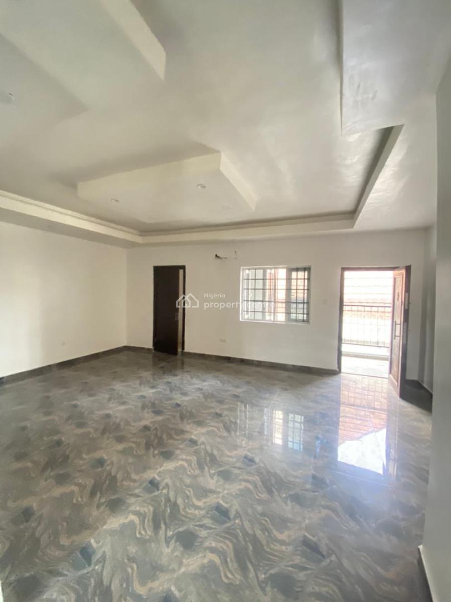 Spacious 3 Bedroom Apartment in an Estate, Osapa, Lekki, Lagos, Flat / Apartment for Rent