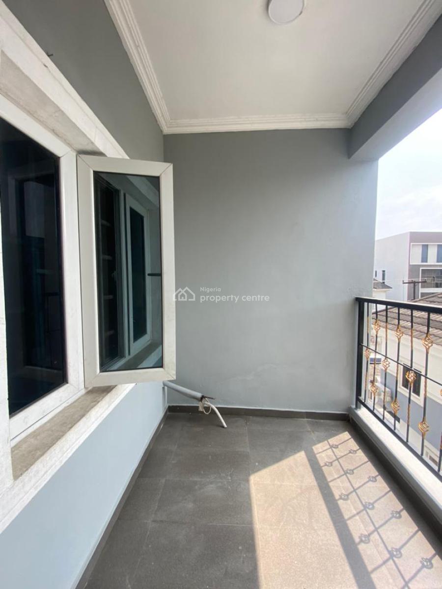 Spacious 3 Bedroom Apartment in an Estate, Osapa, Lekki, Lagos, Flat / Apartment for Rent