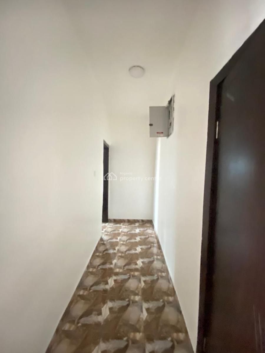 Spacious 3 Bedroom Apartment in an Estate, Osapa, Lekki, Lagos, Flat / Apartment for Rent
