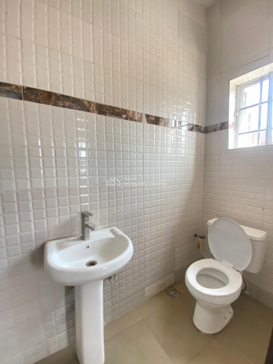 Spacious 3 Bedroom Apartment in an Estate, Osapa, Lekki, Lagos, Flat / Apartment for Rent