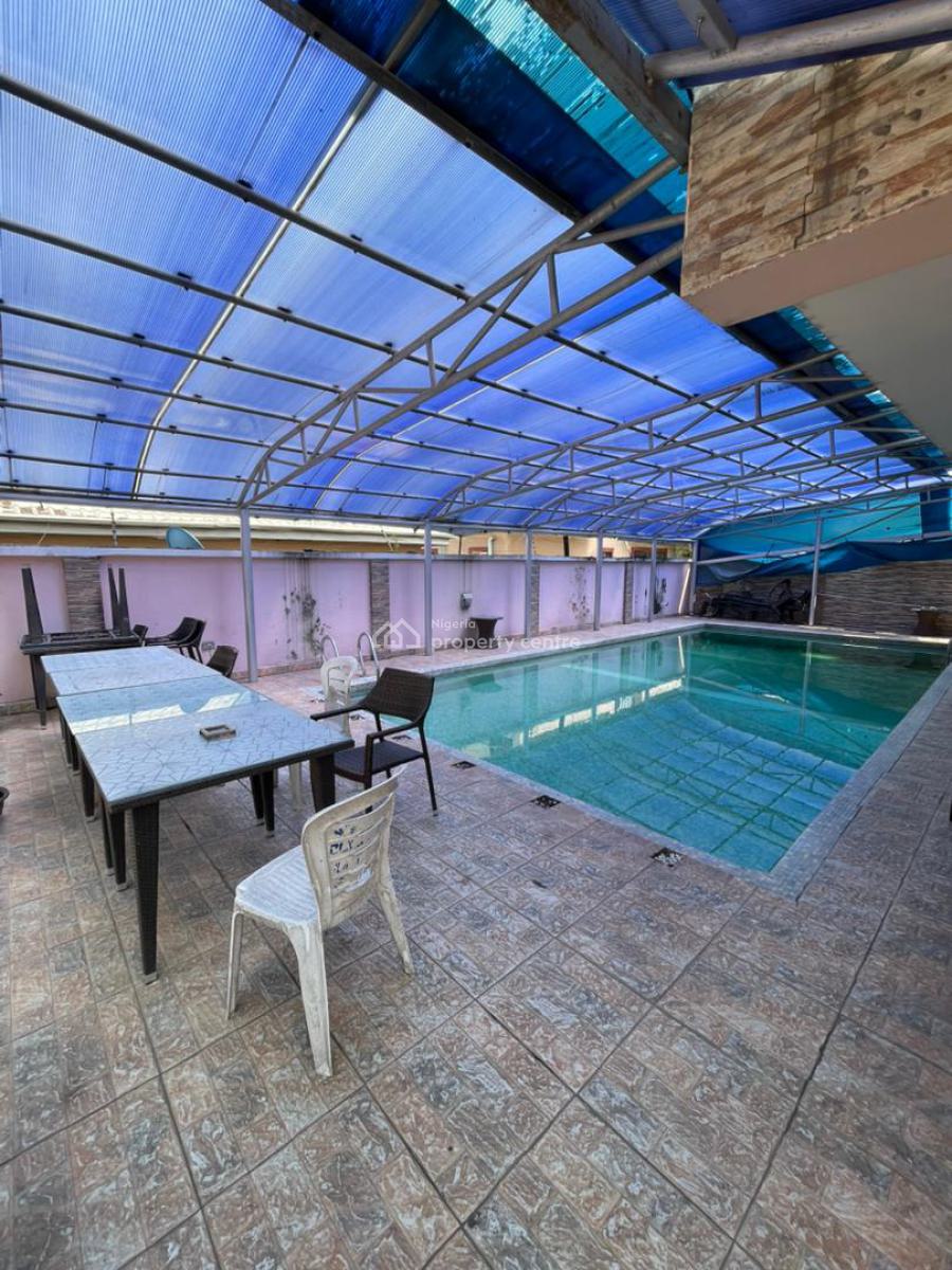 Well Maintained 18 Furnished Bedrooms, Lekki Phase 1, Lekki, Lagos, Hotel / Guest House for Rent