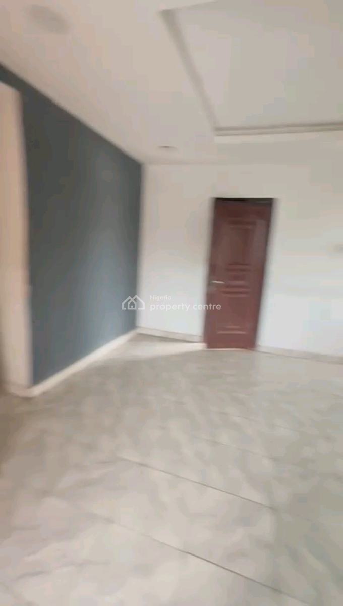 an Up Floor 2-bedroom Flat at Ilaje Bariga ., Bariga, Shomolu, Lagos, Flat / Apartment for Rent