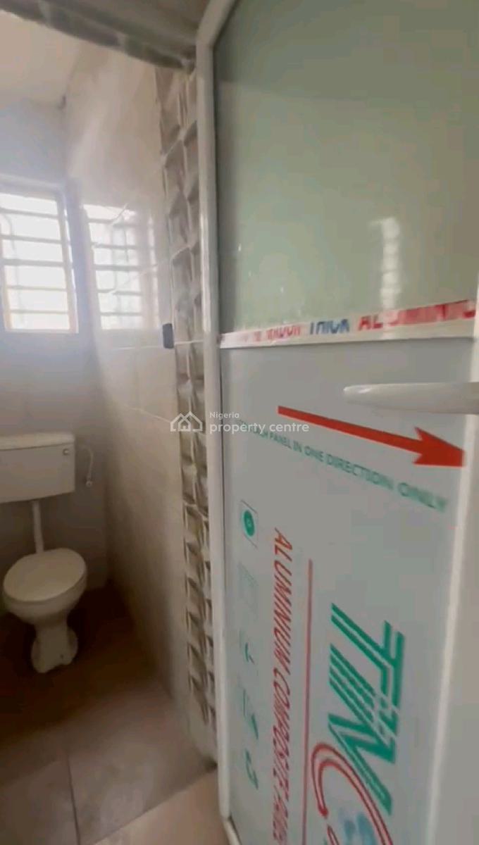 an Up Floor 2-bedroom Flat at Ilaje Bariga ., Bariga, Shomolu, Lagos, Flat / Apartment for Rent