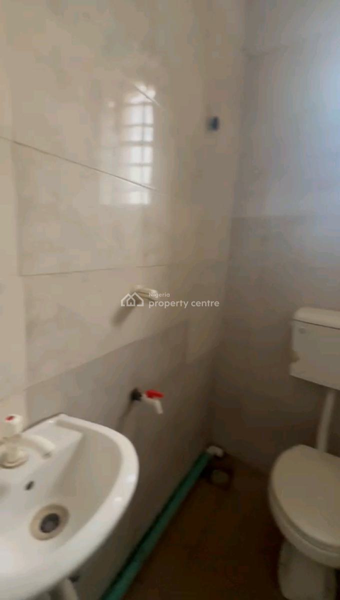 an Up Floor 2-bedroom Flat at Ilaje Bariga ., Bariga, Shomolu, Lagos, Flat / Apartment for Rent