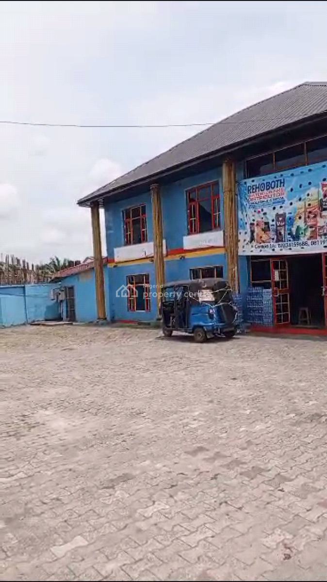 a Business Mall, Along Airport Road, Warri, Delta, Plaza / Complex / Mall for Sale
