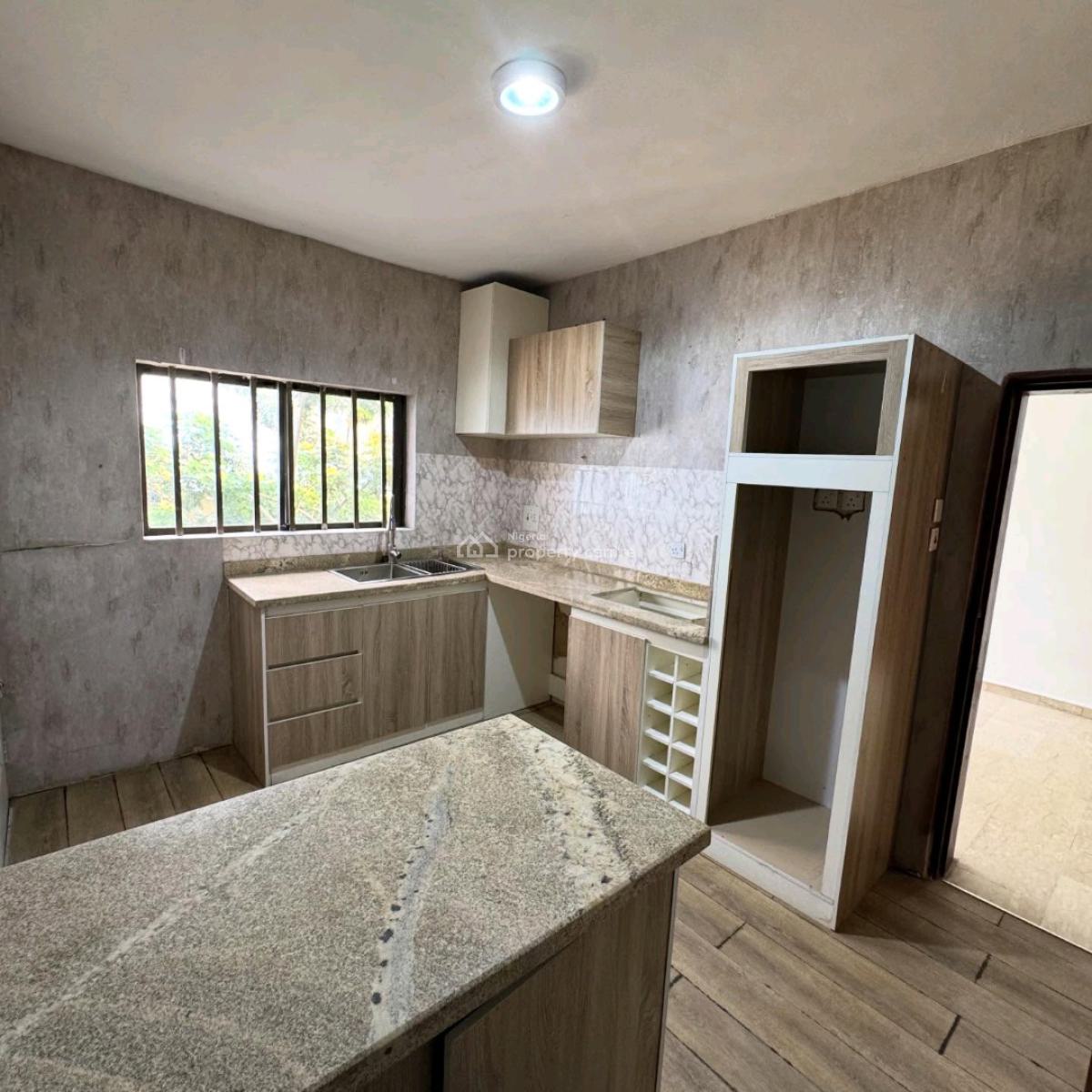 Well Spacious Renovated 3 Bedrooms Flat, Maitama District, Abuja, House for Rent