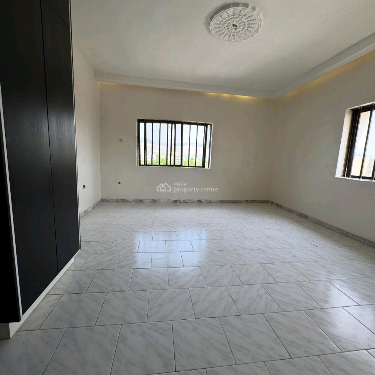 Well Spacious Renovated 3 Bedrooms Flat, Maitama District, Abuja, House for Rent