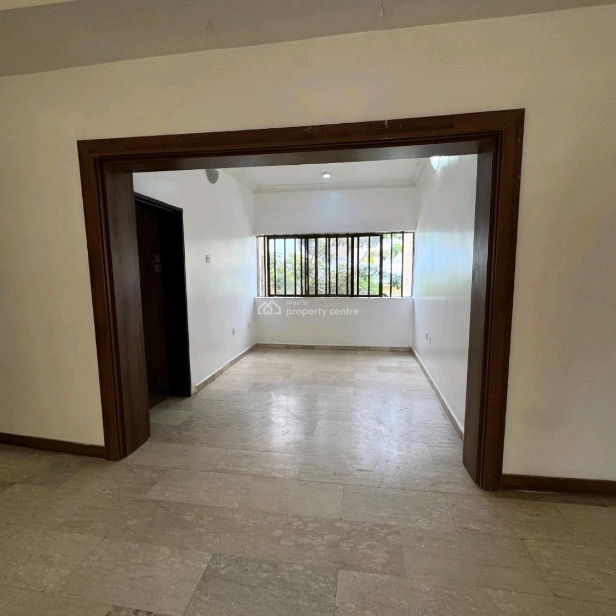 Well Spacious Renovated 3 Bedrooms Flat, Maitama District, Abuja, House for Rent