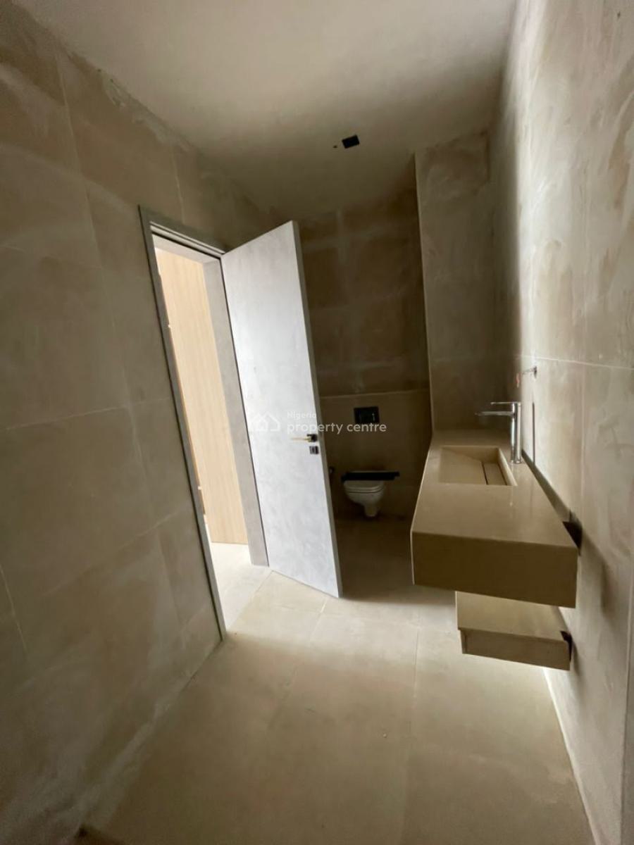 Beautifully Built 3 Bedroom Flat, Lekki Phase 1, Lekki, Lagos, Flat / Apartment for Sale