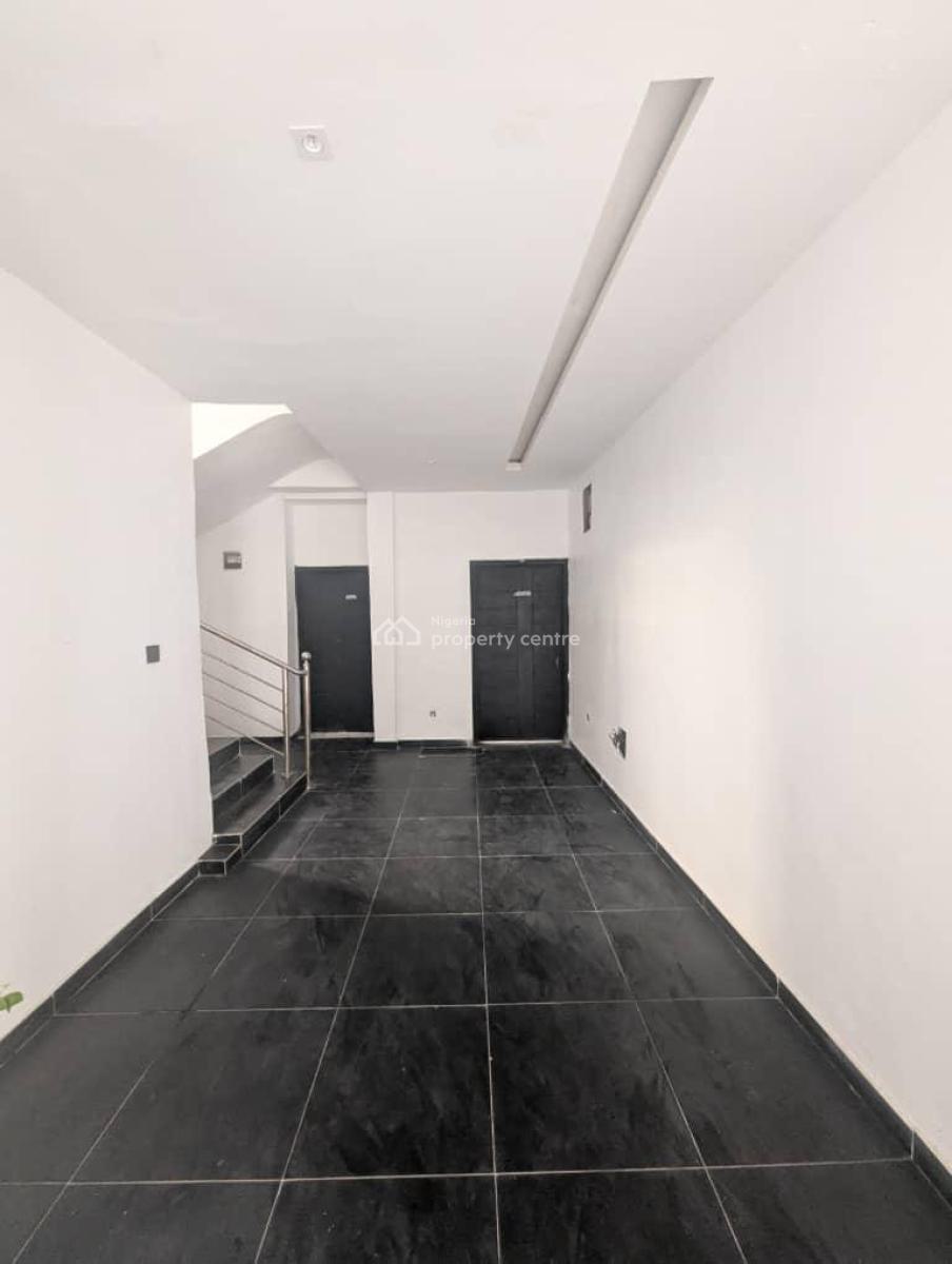 Two Bedroom Apartment with Communal Pool & Gym, Ologolo, Lekki, Lagos, Flat / Apartment for Rent