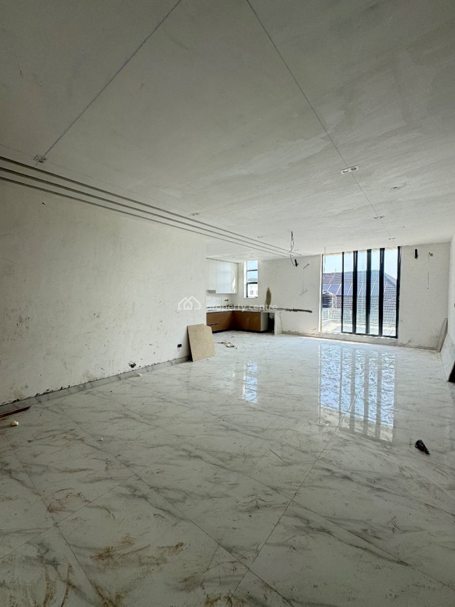 Spacious Two (2) Bedroom Apartment, Lekki Phase 1, Lekki, Lagos, Flat / Apartment for Sale