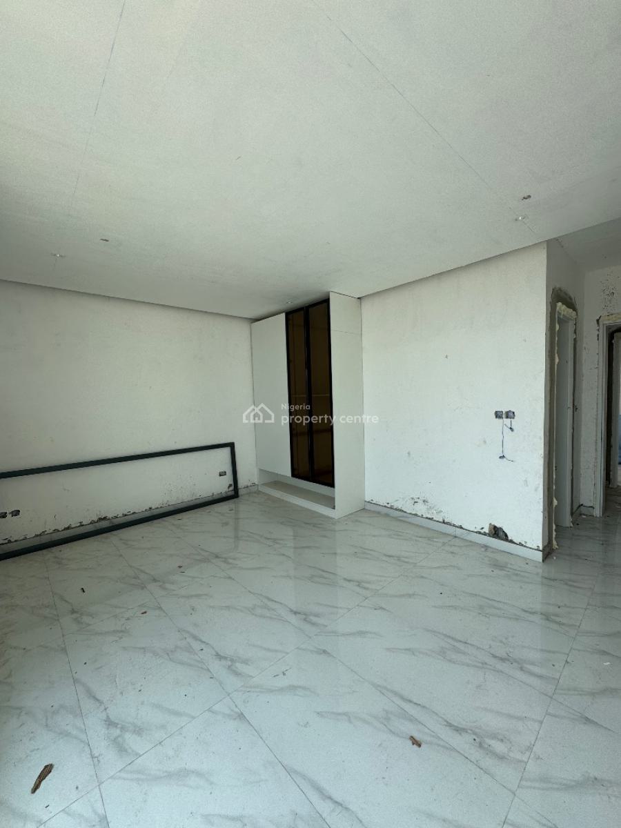 Spacious Two (2) Bedroom Apartment, Lekki Phase 1, Lekki, Lagos, Flat / Apartment for Sale