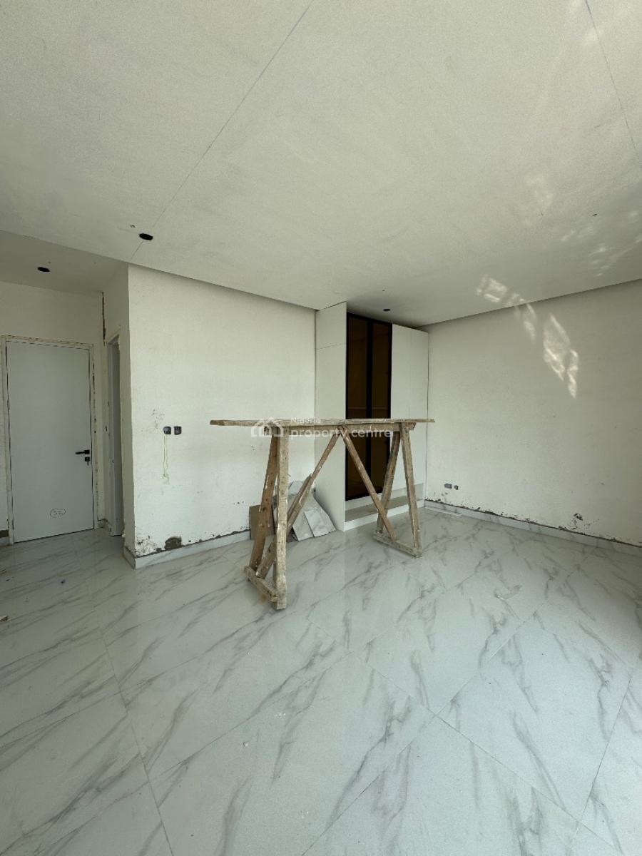 Spacious Two (2) Bedroom Apartment, Lekki Phase 1, Lekki, Lagos, Flat / Apartment for Sale