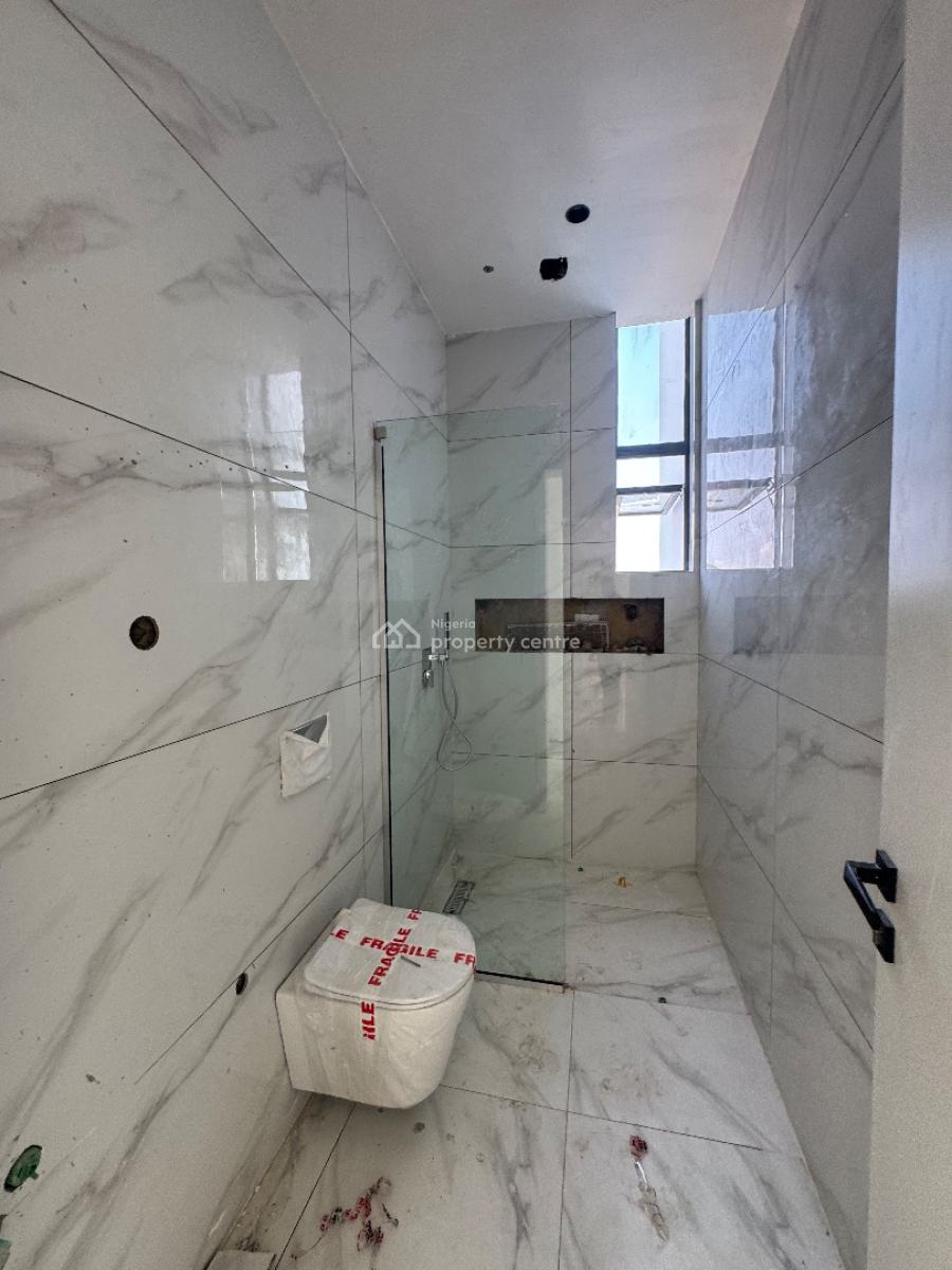 Spacious Two (2) Bedroom Apartment, Lekki Phase 1, Lekki, Lagos, Flat / Apartment for Sale