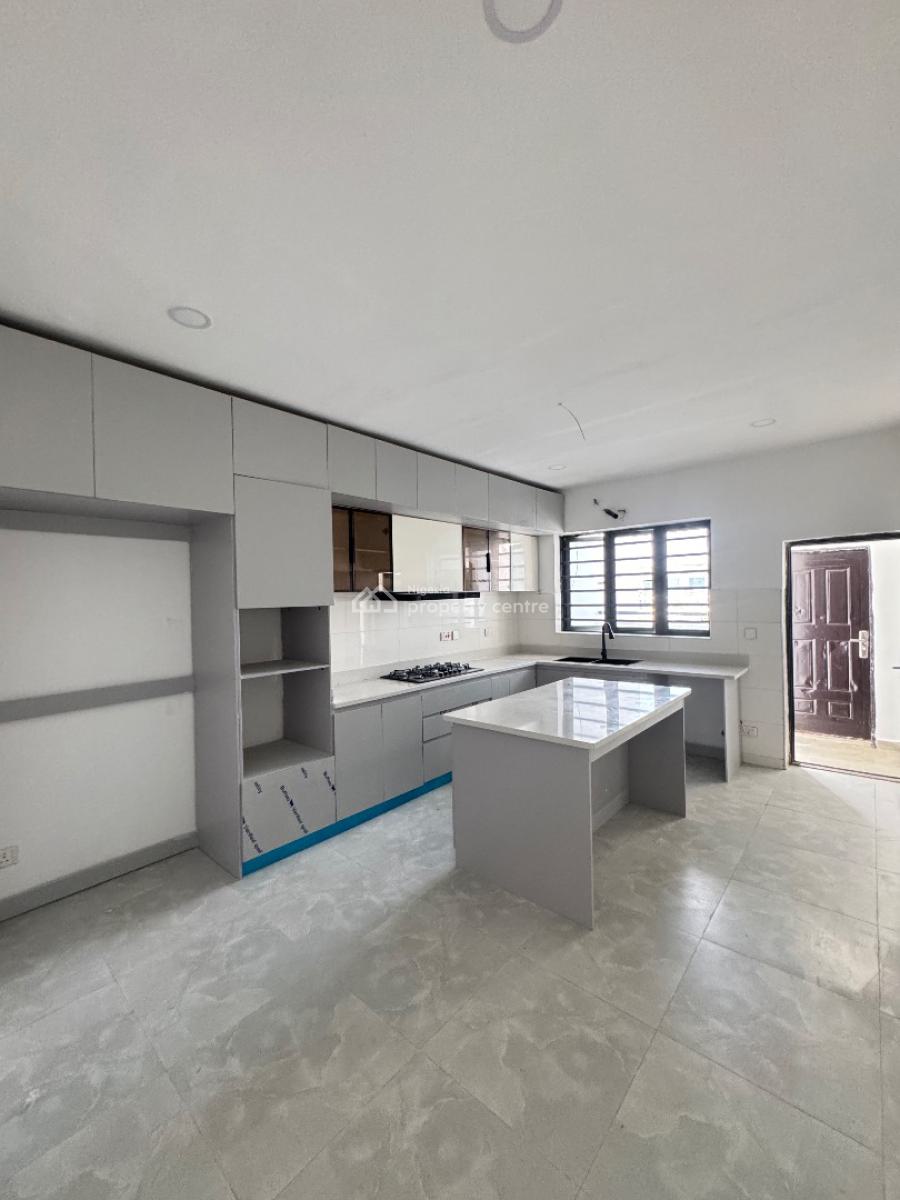 Spacious Two (2) Bedroom Apartment with Bq, Lekki, Lagos, Flat / Apartment for Sale