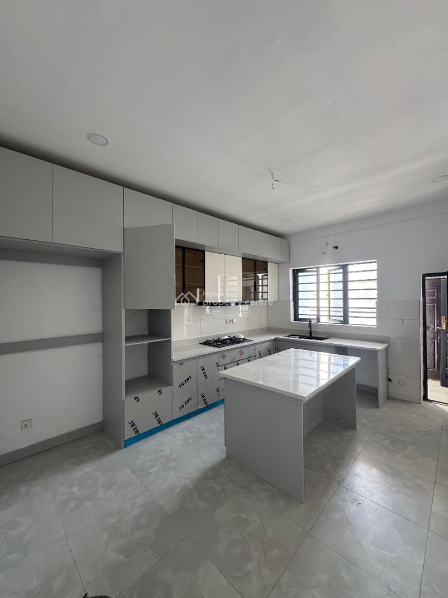 Spacious Three (3) Bedroom Apartment, Lekki, Lagos, Flat / Apartment for Sale