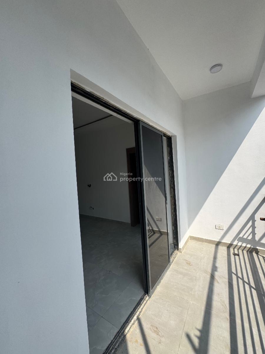 Spacious Three (3) Bedroom Apartment, Lekki, Lagos, Flat / Apartment for Sale