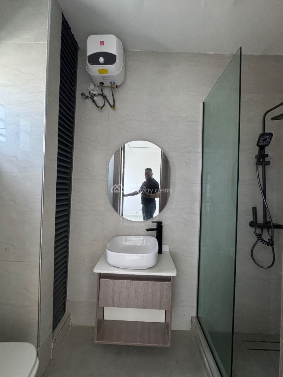 Spacious Three (3) Bedroom Apartment, Lekki, Lagos, Flat / Apartment for Sale