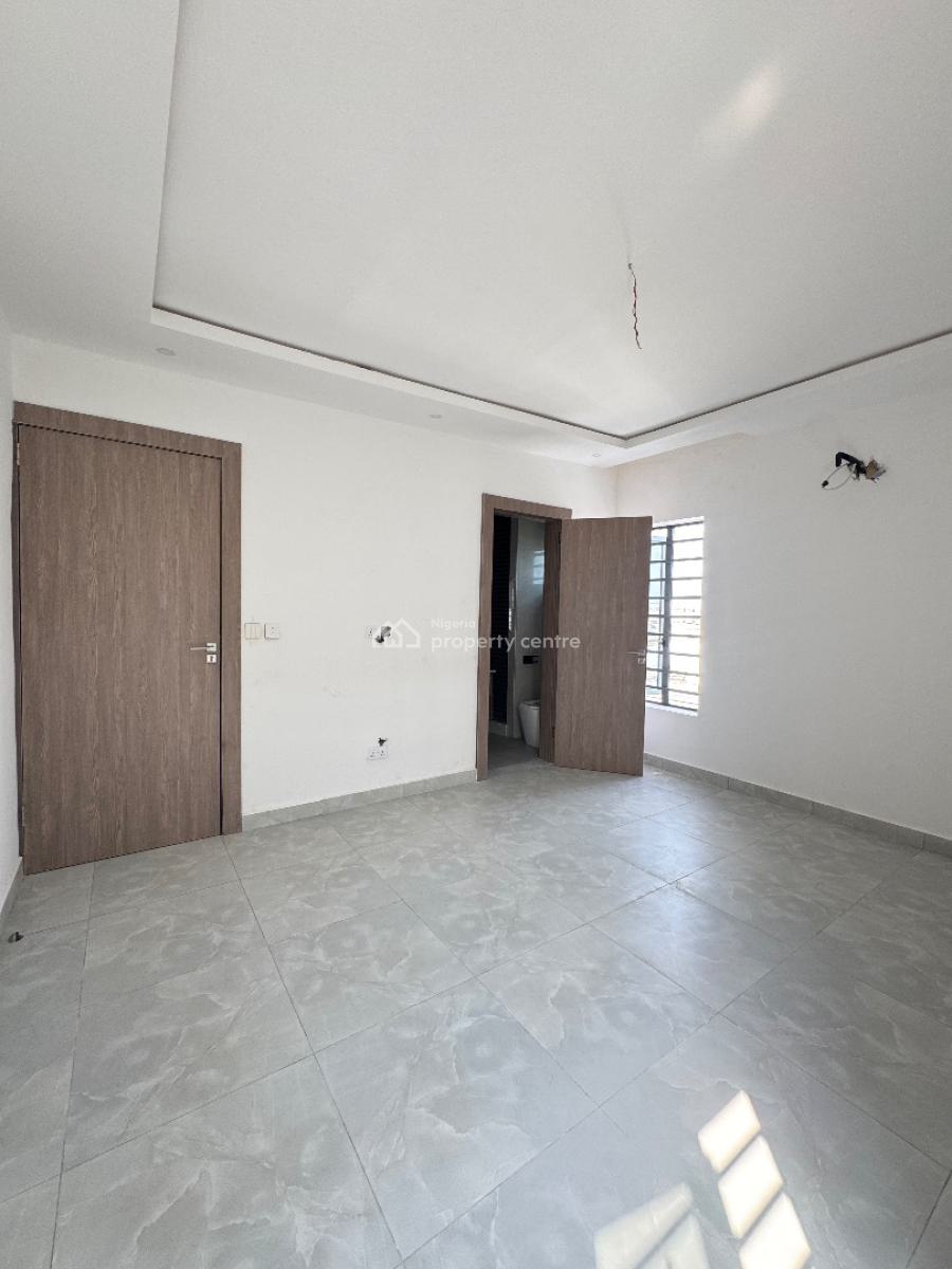 Spacious Three (3) Bedroom Apartment, Lekki, Lagos, Flat / Apartment for Sale