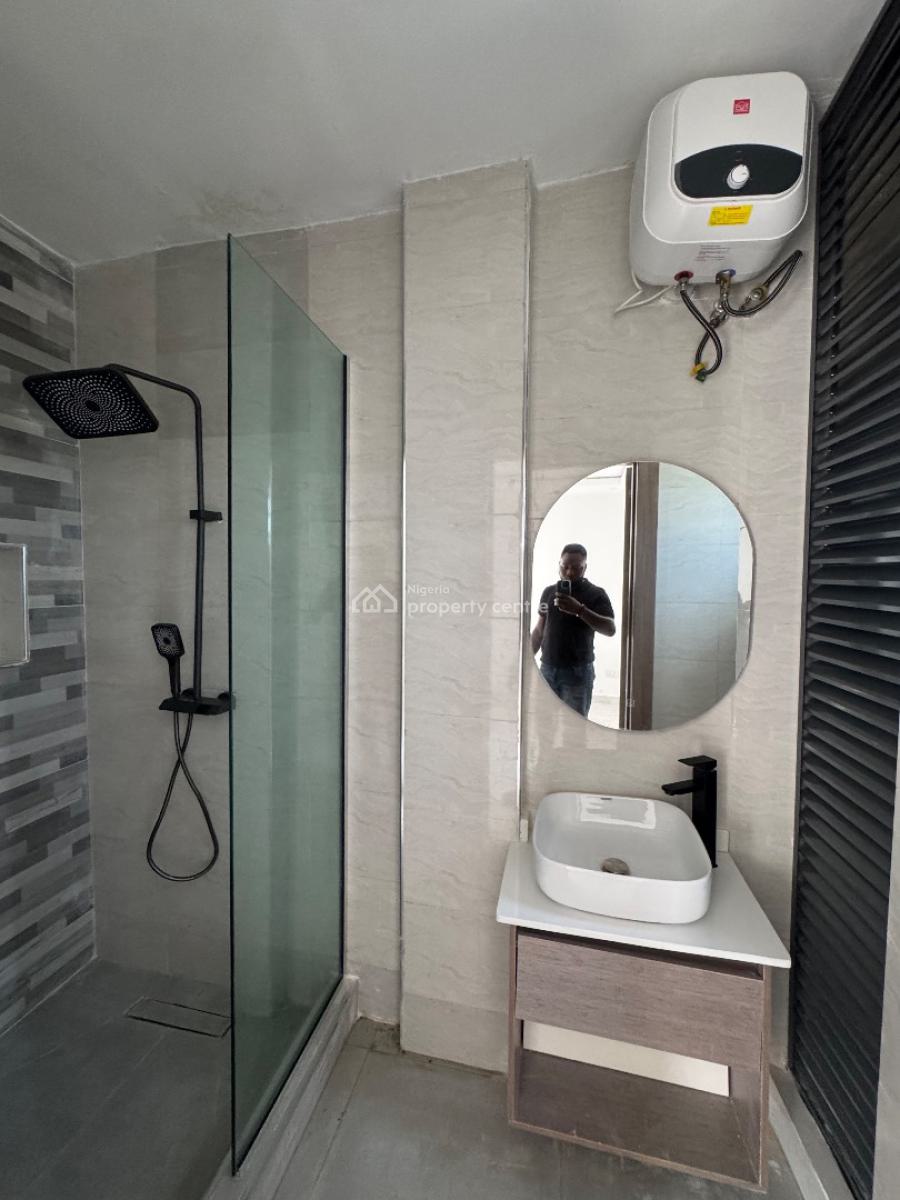 Spacious Three (3) Bedroom Apartment, Lekki, Lagos, Flat / Apartment for Sale